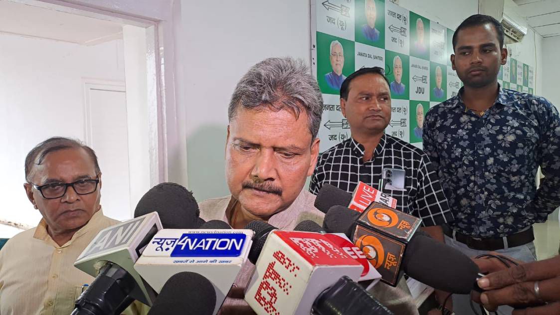 पांच माह बाद भी विशिष्ट शिक्षकों का पे-फिक्सेशन नहीं किया गया है।